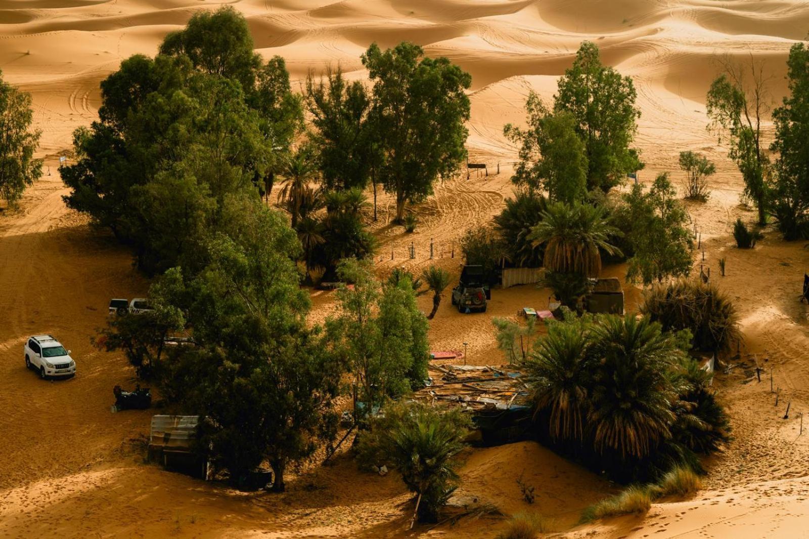 Oasis Desert Camp Obira Мерцуга Екстериор снимка