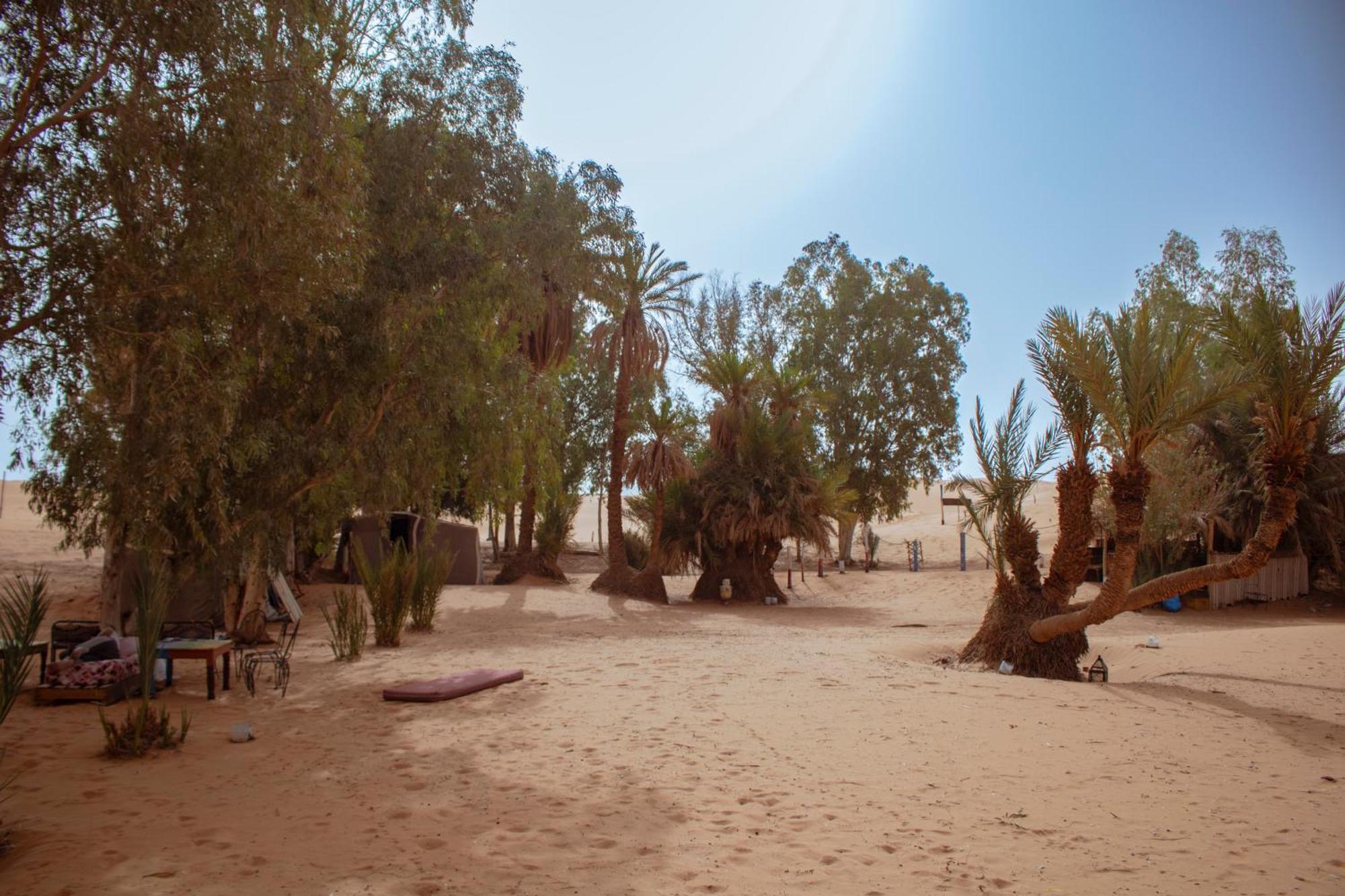 Oasis Desert Camp Obira Мерцуга Екстериор снимка
