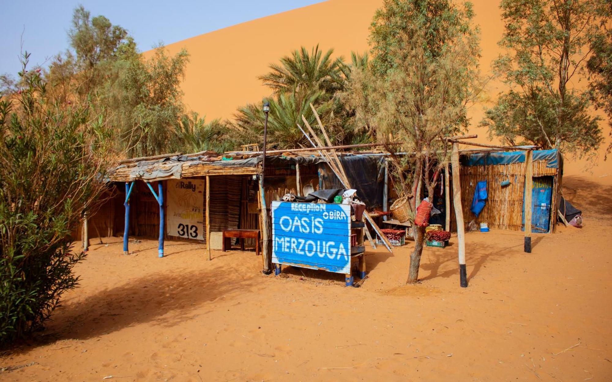 Oasis Desert Camp Obira Мерцуга Екстериор снимка