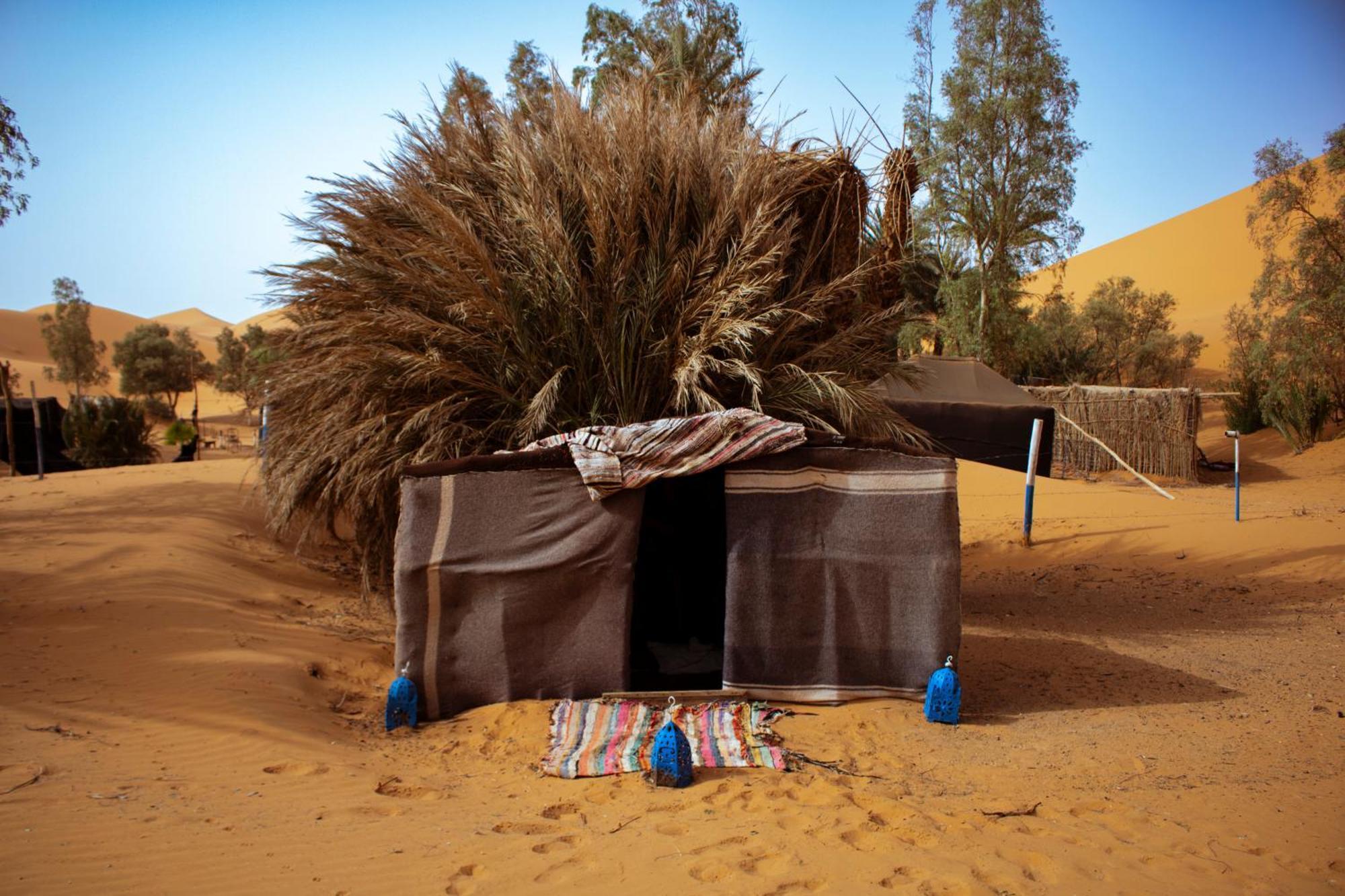 Oasis Desert Camp Obira Мерцуга Екстериор снимка